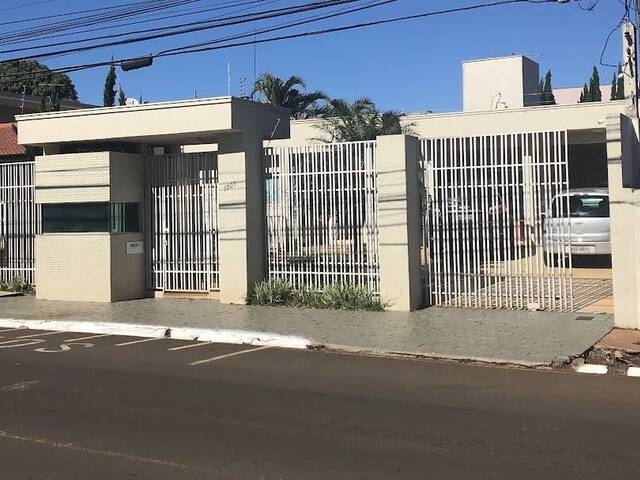 #1944 - Casa para Venda em Arapongas - PR - 1