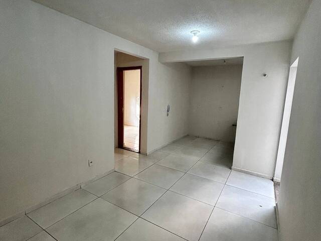 #1949 - Apartamento para Venda em Arapongas - PR - 2