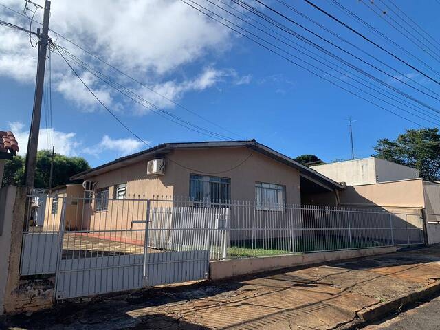 #1956 - Casa para Venda em Arapongas - PR - 1