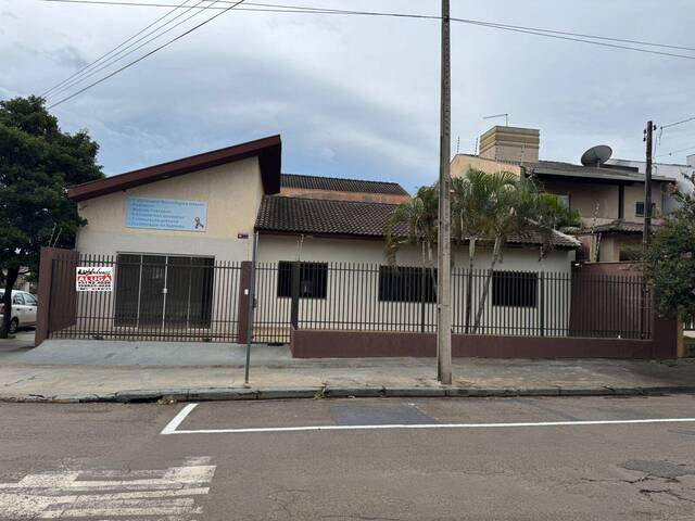 #01045.002 - Casa para Locação em Arapongas - PR